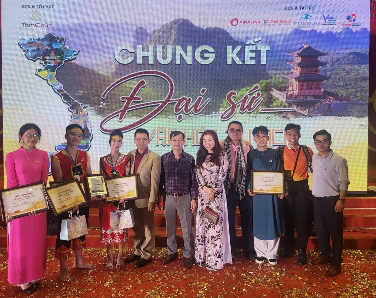 Khoảnh khắc Mùa 2